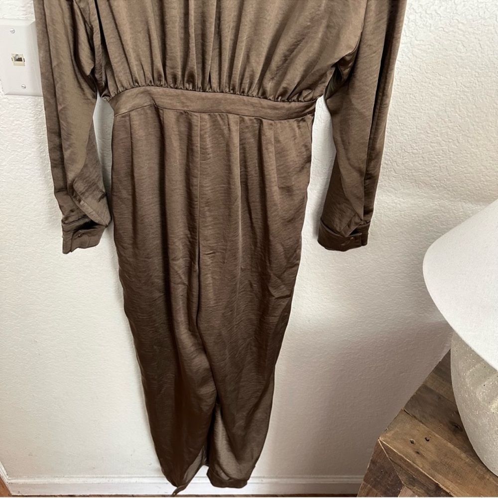 House of CB '❗️Antonella' Satin Jumpsuit
size small - Picture 12 of 13